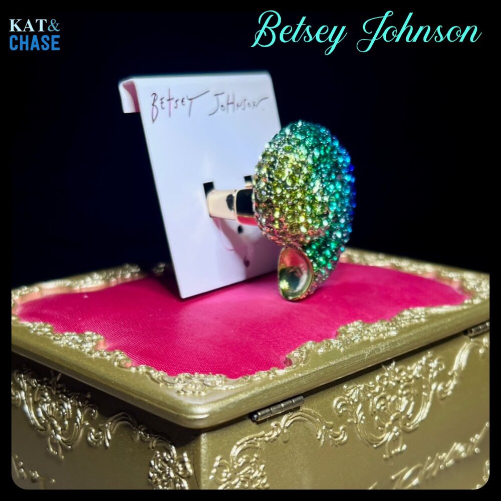 Betsey Johnson Mermaid Jewels Stretch Ring Conch Shell Blue Ombre Ursula Ariel - Picture 4 of 9